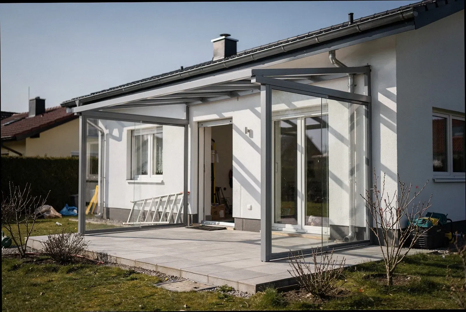 Zum Kaltwintergarten geschlossene Terrasse in Jena